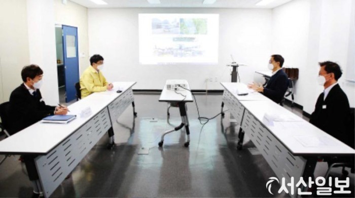 충청권대기환경연구소 회의실에서 미세먼지 관리 협력 관계 구축을 위한 회의장면.JPG