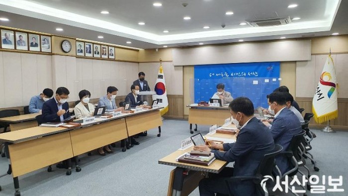 12일 시청 상황실에서 열린 시정조정위원회 모습.jpg